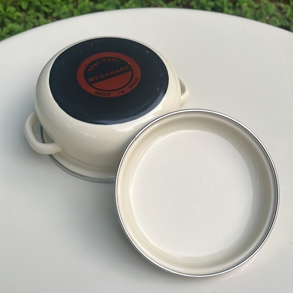 Megaware Spain 2 Cup Lidded Enamelware Crock Vintage - Picture 5 of 5